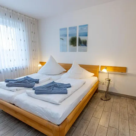 Blick Uebern Deich * Bensersiel